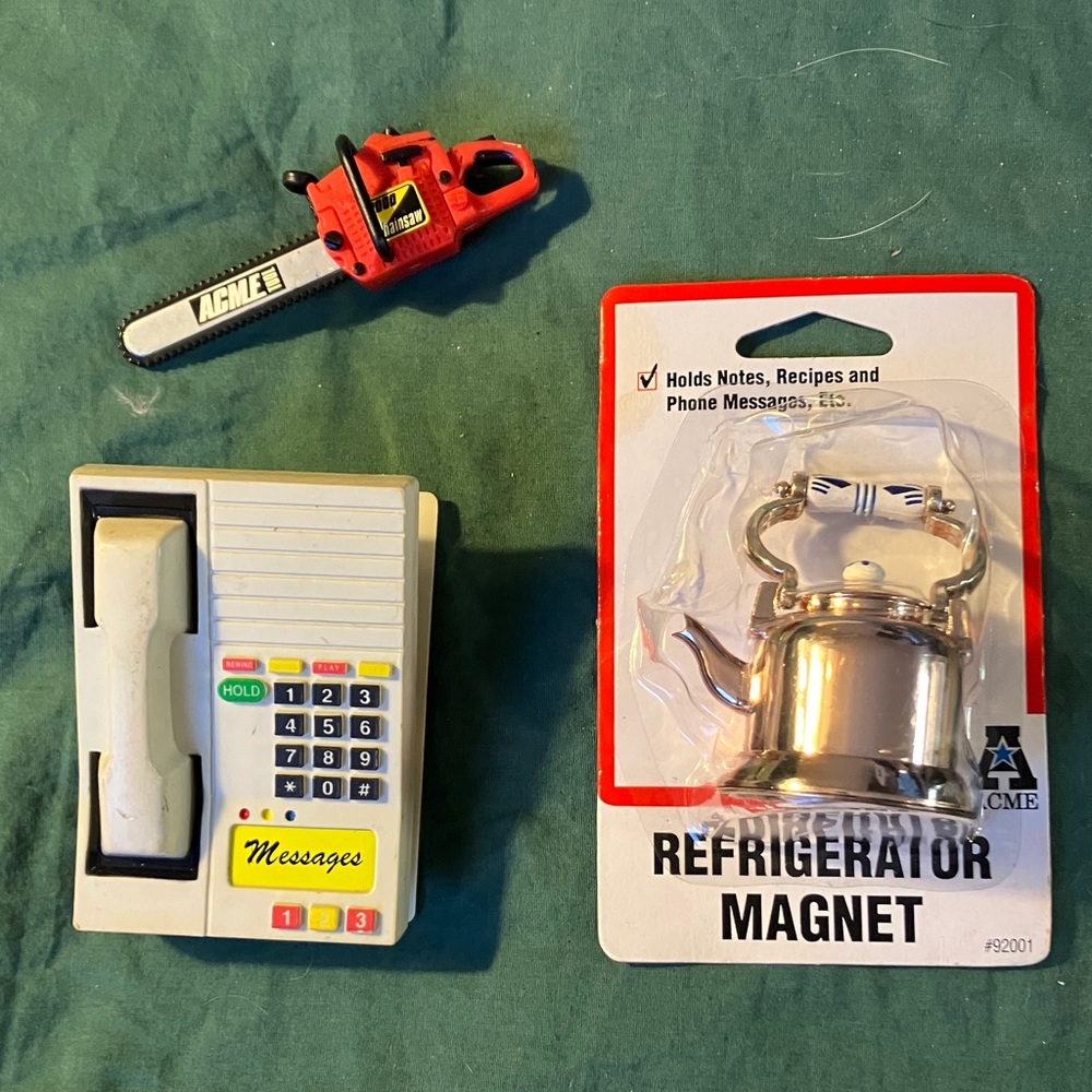 ACME 3 Magnets Chain Saw Phone and Kettle